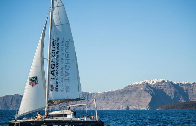 Caldera Blue: Passeio à catamarã com refeição: Black Mountain e Hot Springs - Grupo Pequeno - Foto 4